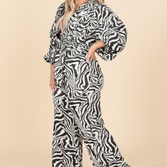 The Zebra Split Back Jumper - Plus Sizes ONLY - Picture 2 of 4
